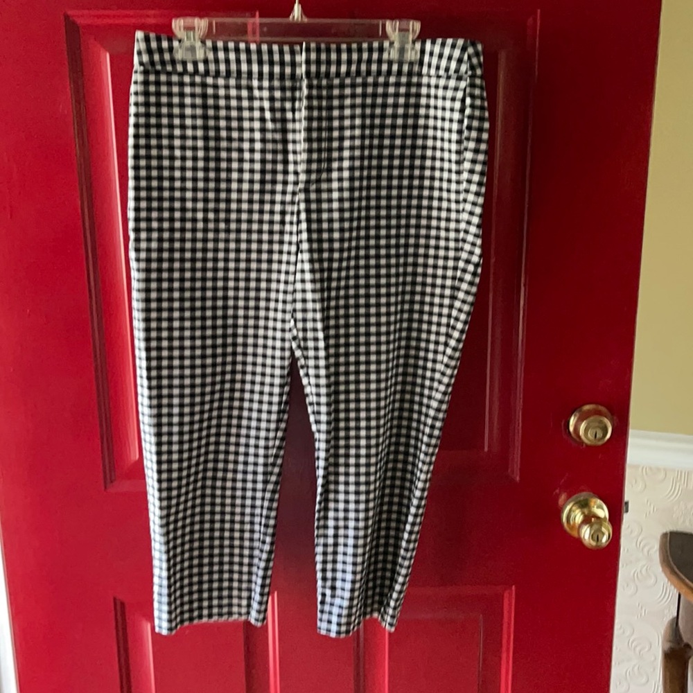 Coldwater Creek black n white Capri pants sz 12